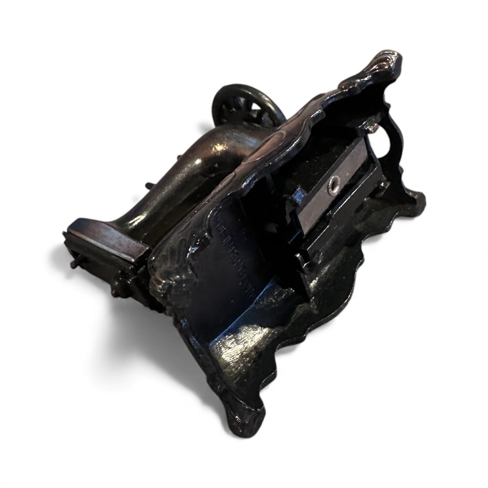 Set Of Three Vintage Bronze Color Metal Pencil Sharpeners Sewing, Truck, Piano - Picture 3 of 11